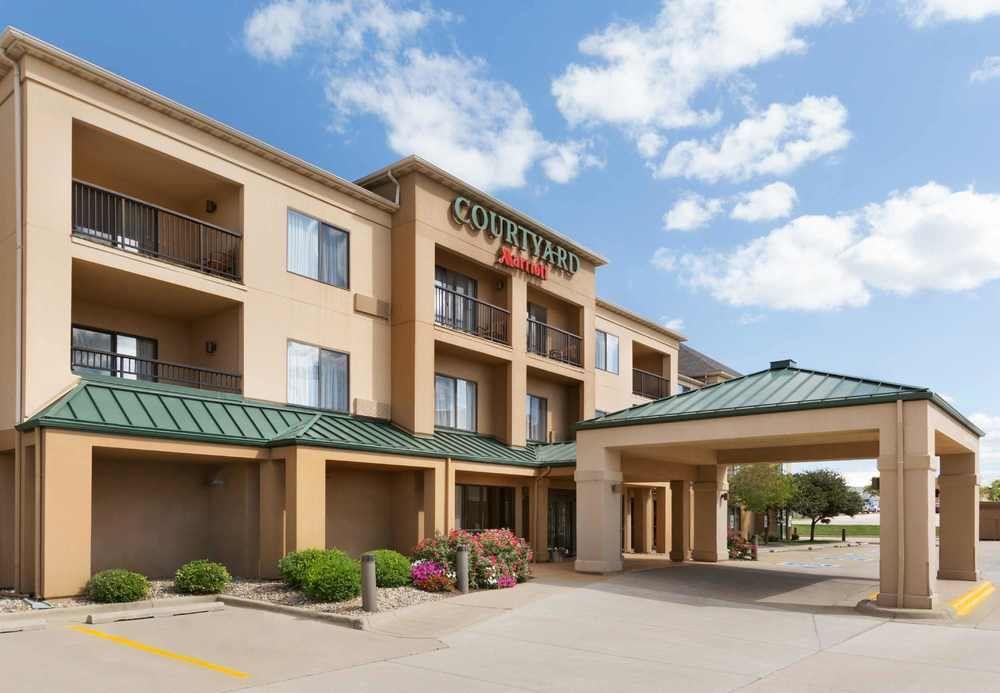 Courtyard By Marriott Bloomington Normal Hotel Kültér fotó