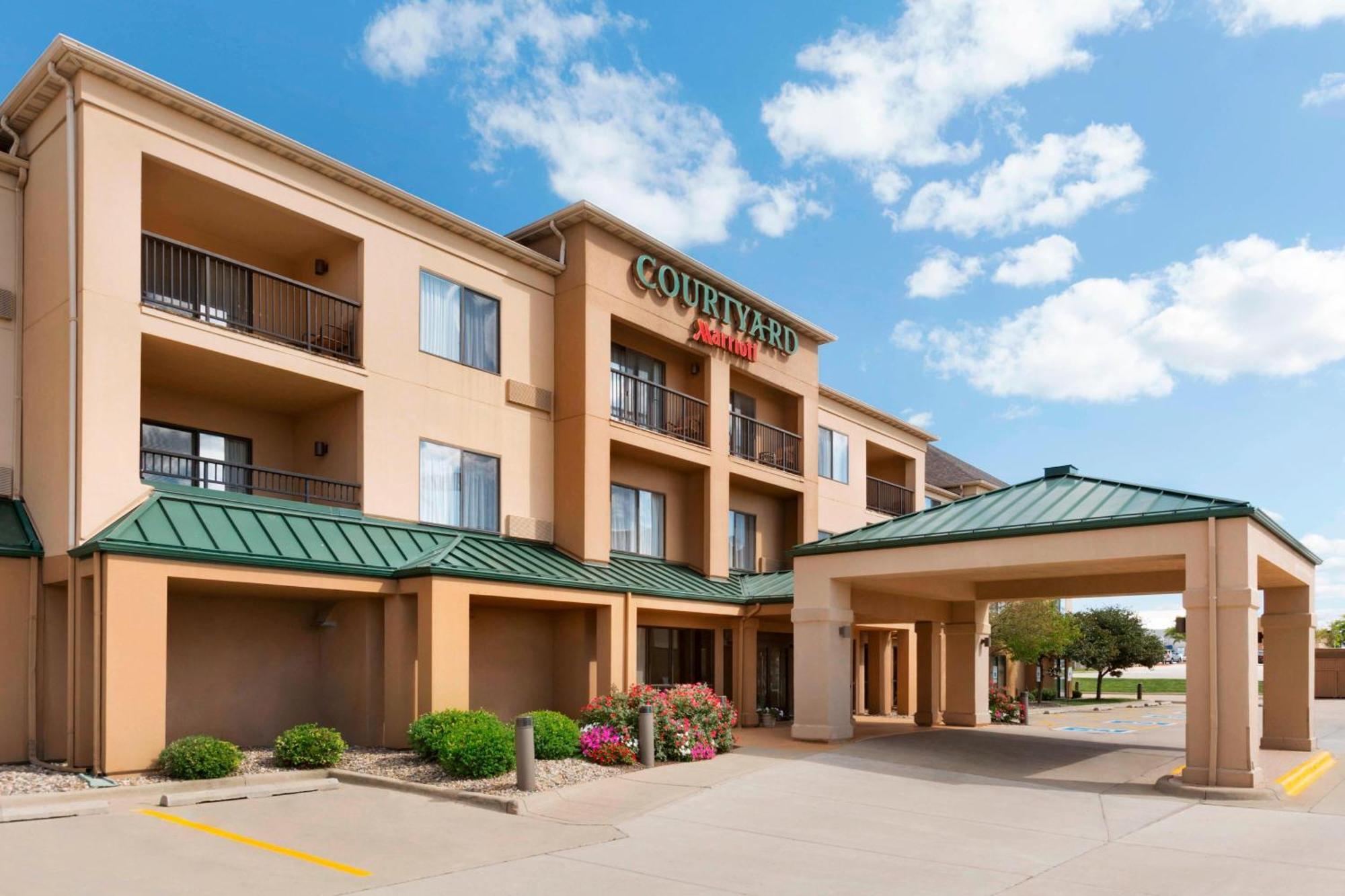 Courtyard By Marriott Bloomington Normal Hotel Kültér fotó
