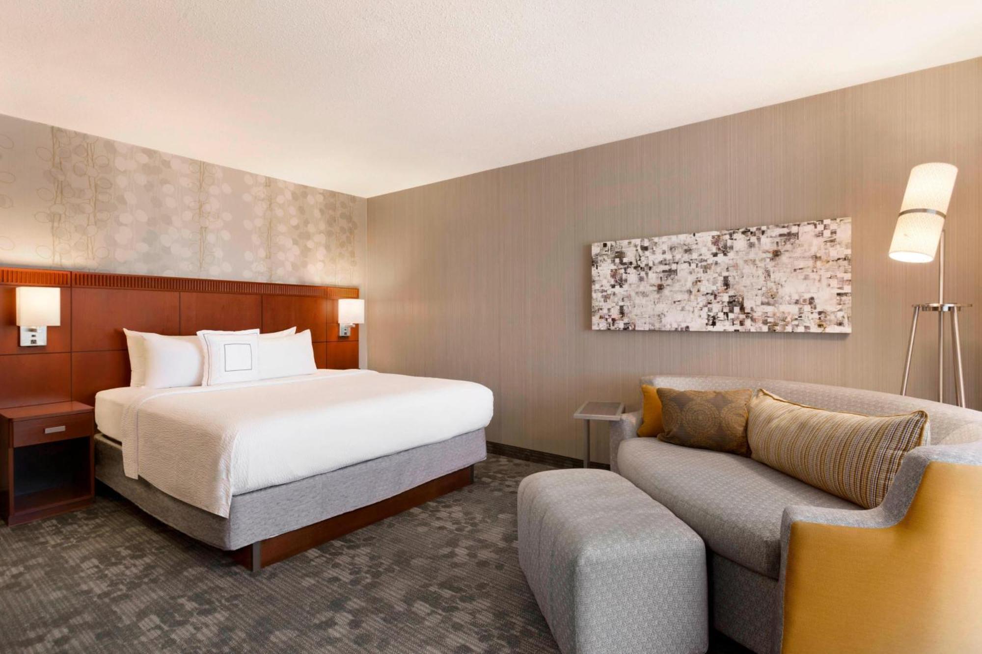 Courtyard By Marriott Bloomington Normal Hotel Kültér fotó