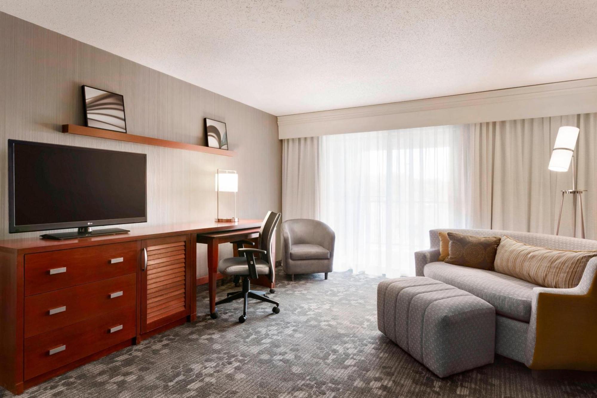 Courtyard By Marriott Bloomington Normal Hotel Kültér fotó
