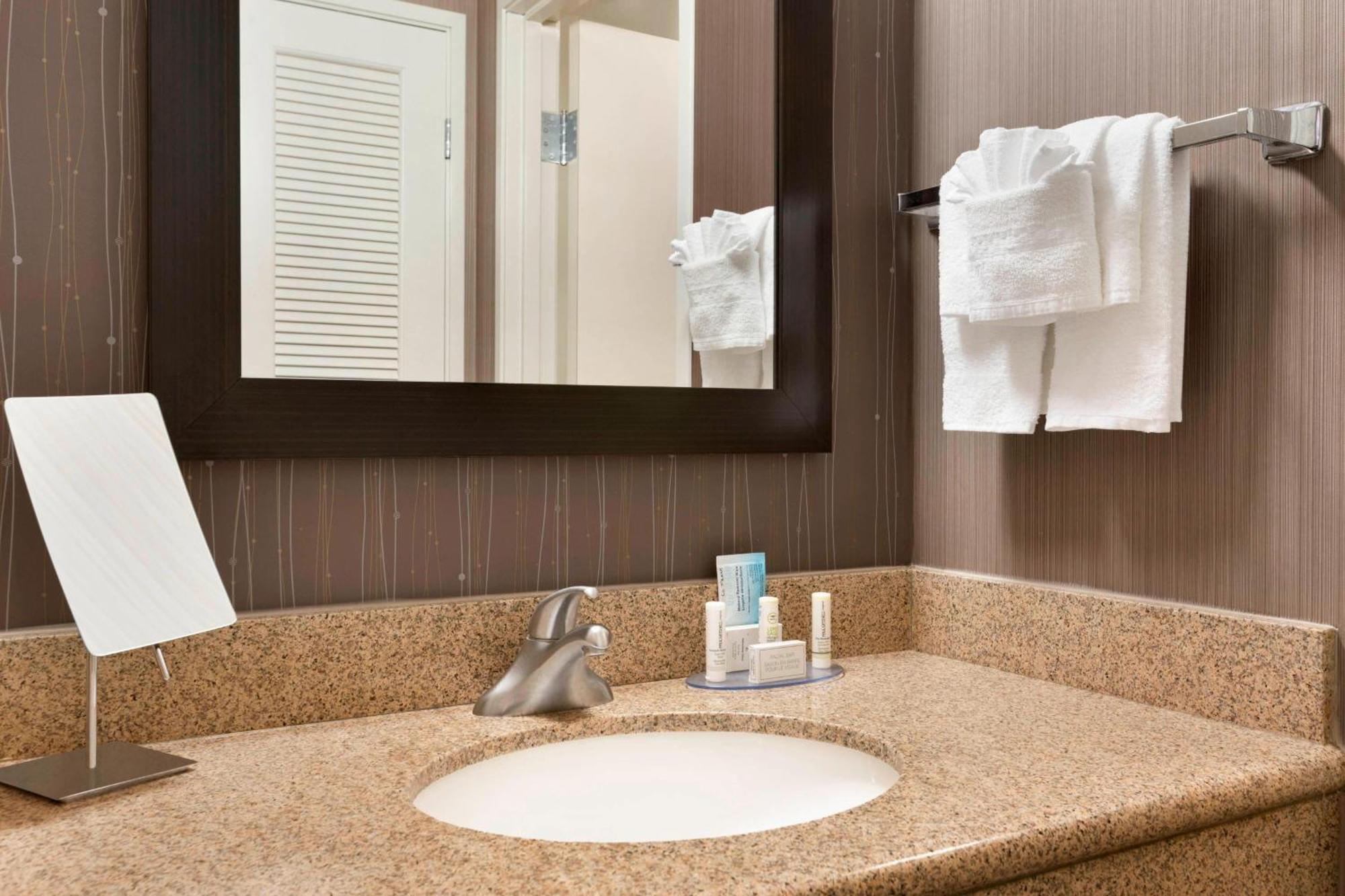 Courtyard By Marriott Bloomington Normal Hotel Kültér fotó