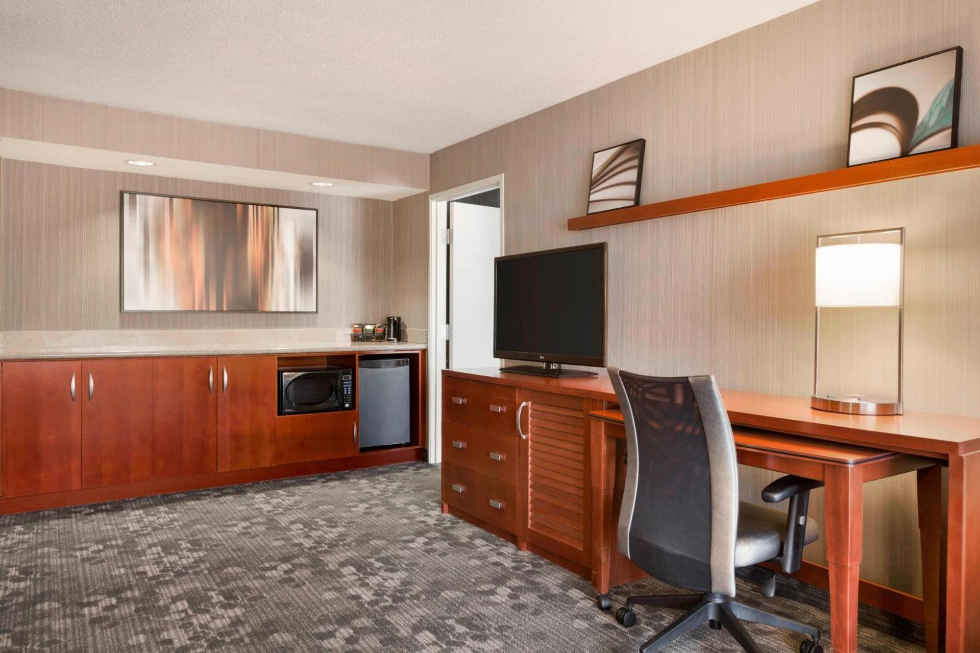 Courtyard By Marriott Bloomington Normal Hotel Kültér fotó