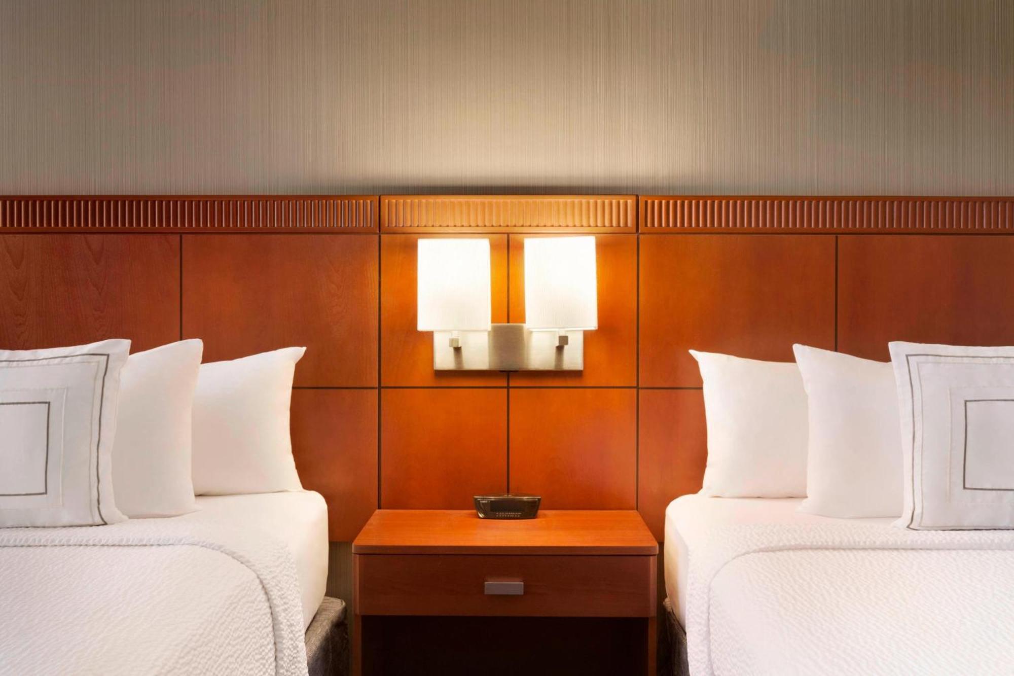 Courtyard By Marriott Bloomington Normal Hotel Kültér fotó
