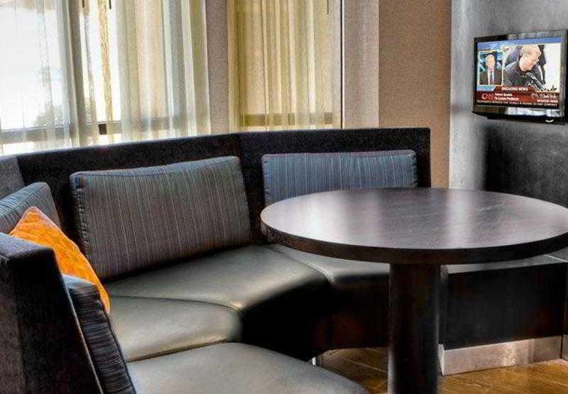 Courtyard By Marriott Bloomington Normal Hotel Beltér fotó